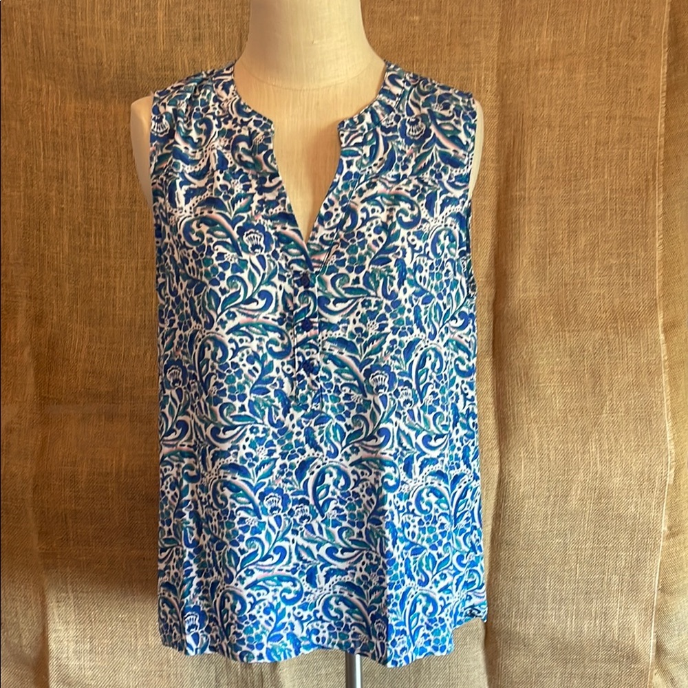 NWT Blue & White paisley sleeveless to L